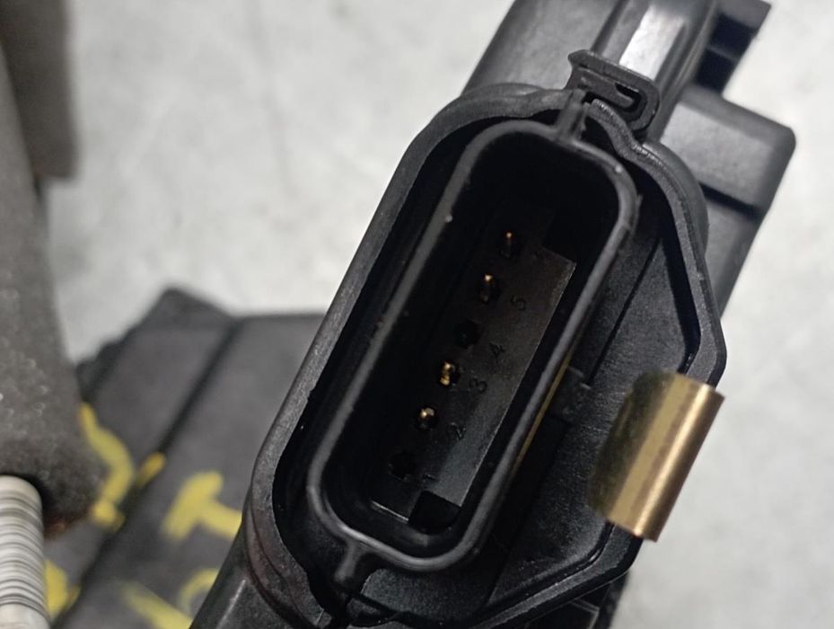 Fechadura / fecho porta frente direito RENAULT Clio V (BF_)