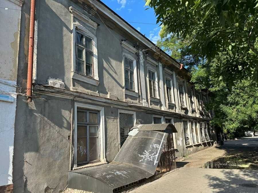 Продажа фасадного здания в центре города. код 375272