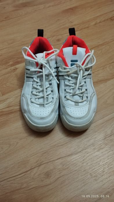 Buty sportowe białe wyższa podeszwa rozm 38