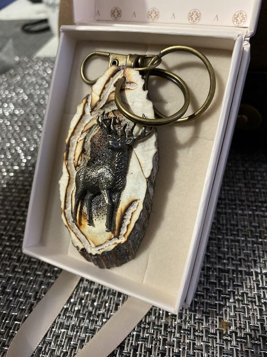 Breloki z poroza jelenia recznie robione