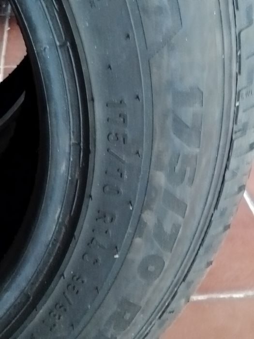 Pneus Pirelli Carrie 175/70 r14