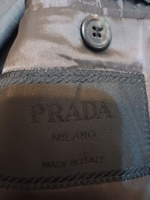 Fato prada tamanho 48 com gravata