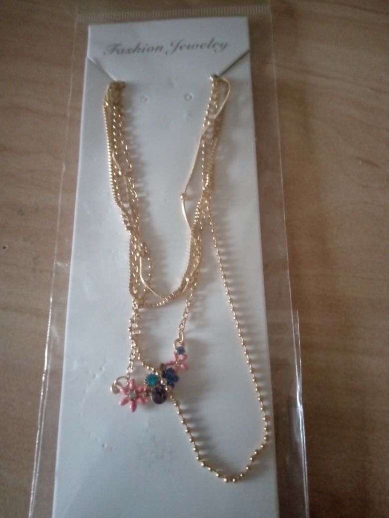 Ланцюжок на шию металевий з підвіскою Fashion Jewelry.