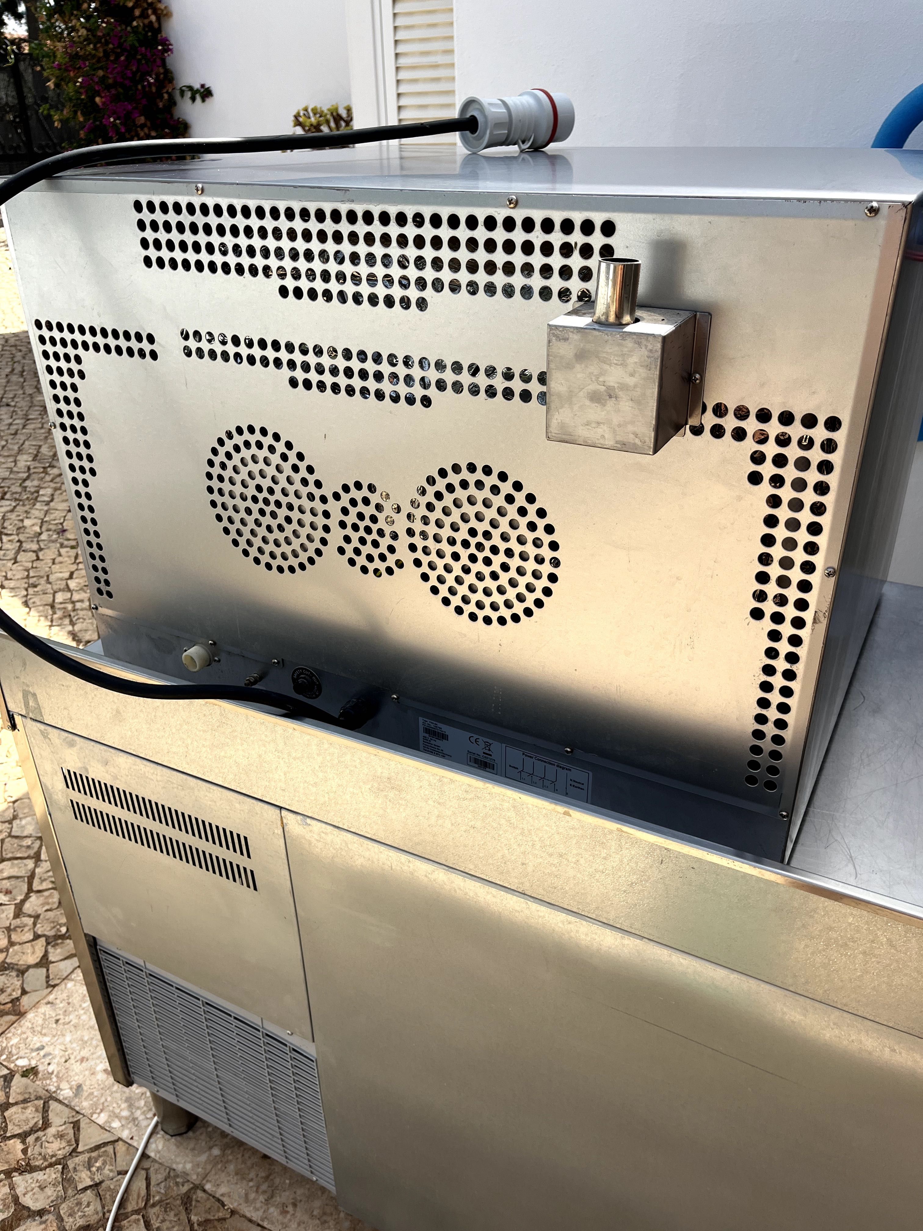 Forno de Convecção AT 400 com função de humidificação