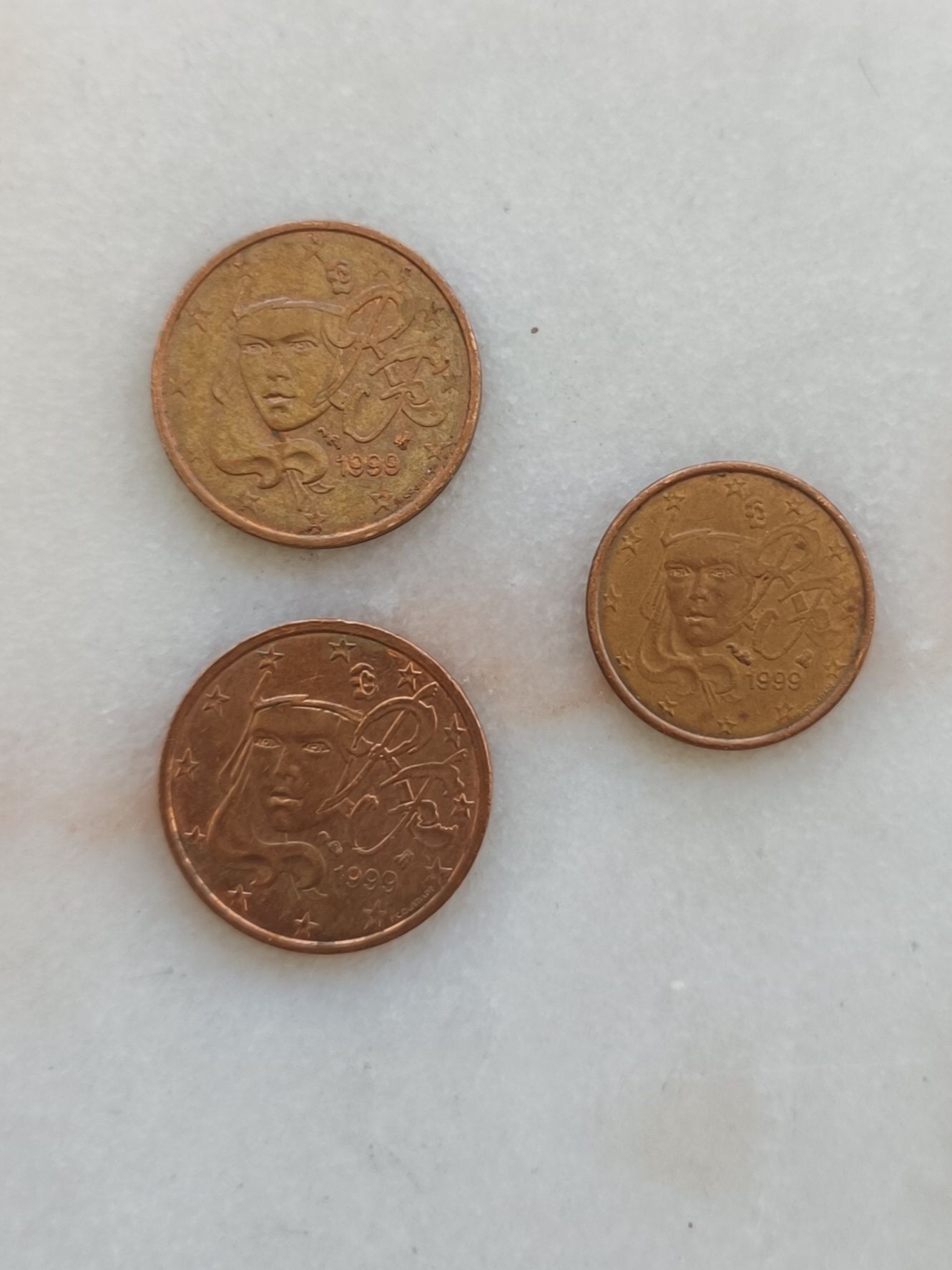 3 moedas uma 1 cêntimo duas de 2 cêntimos de 1999 França