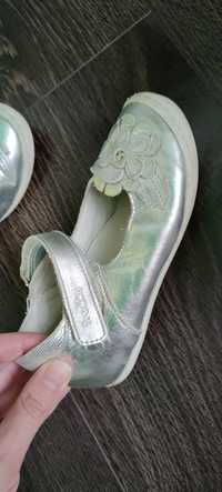 Детские туфли серебро