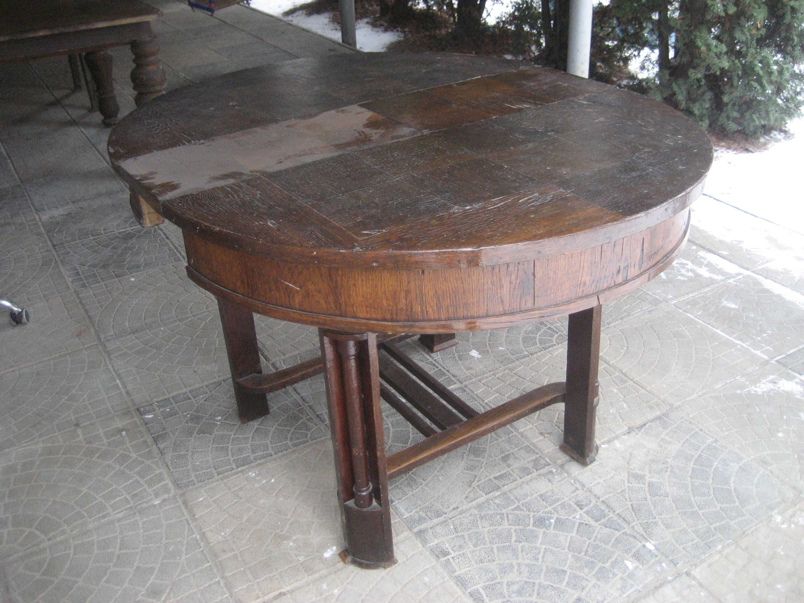 старинный обеденный стол