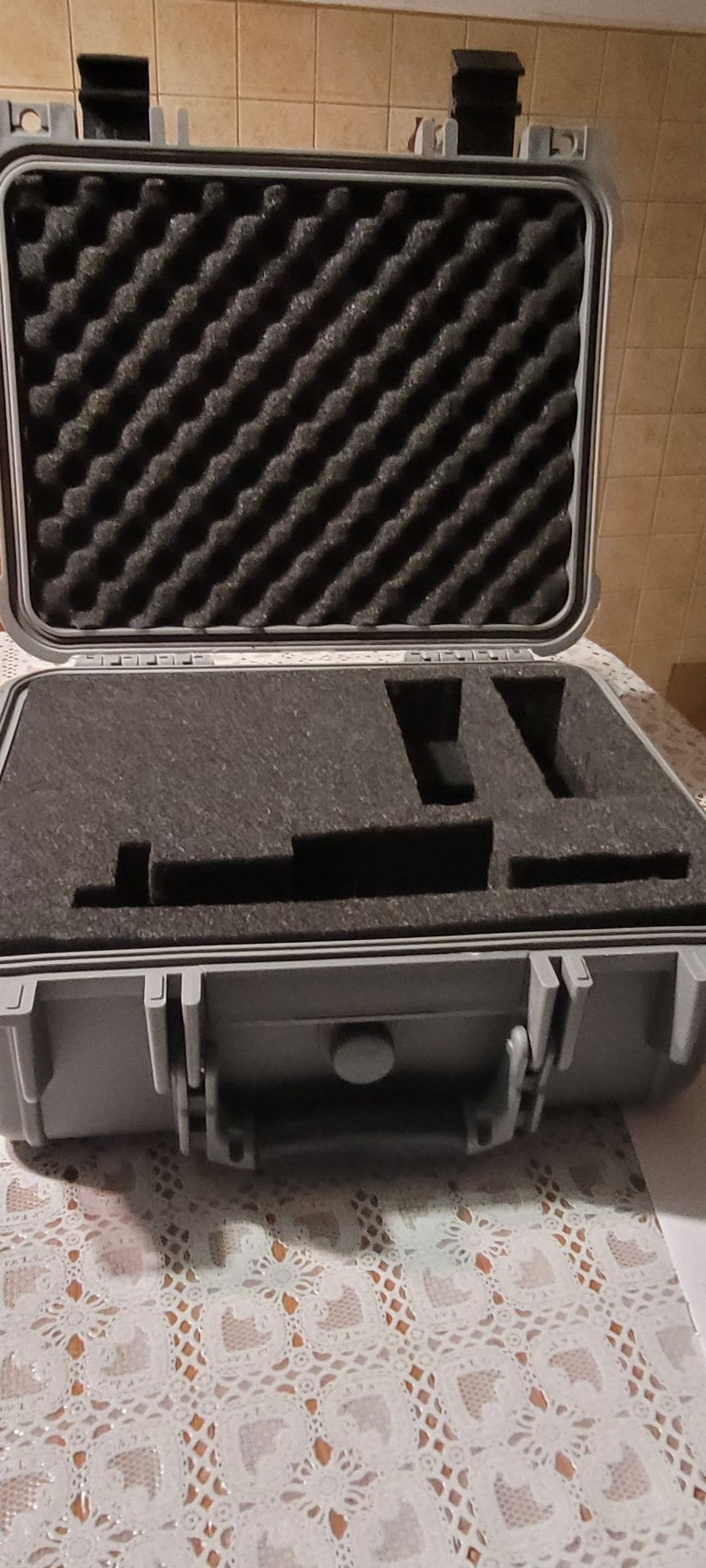 Walizka hermetyczna narzędziowa wodoodporna 15l kamera etui kesser