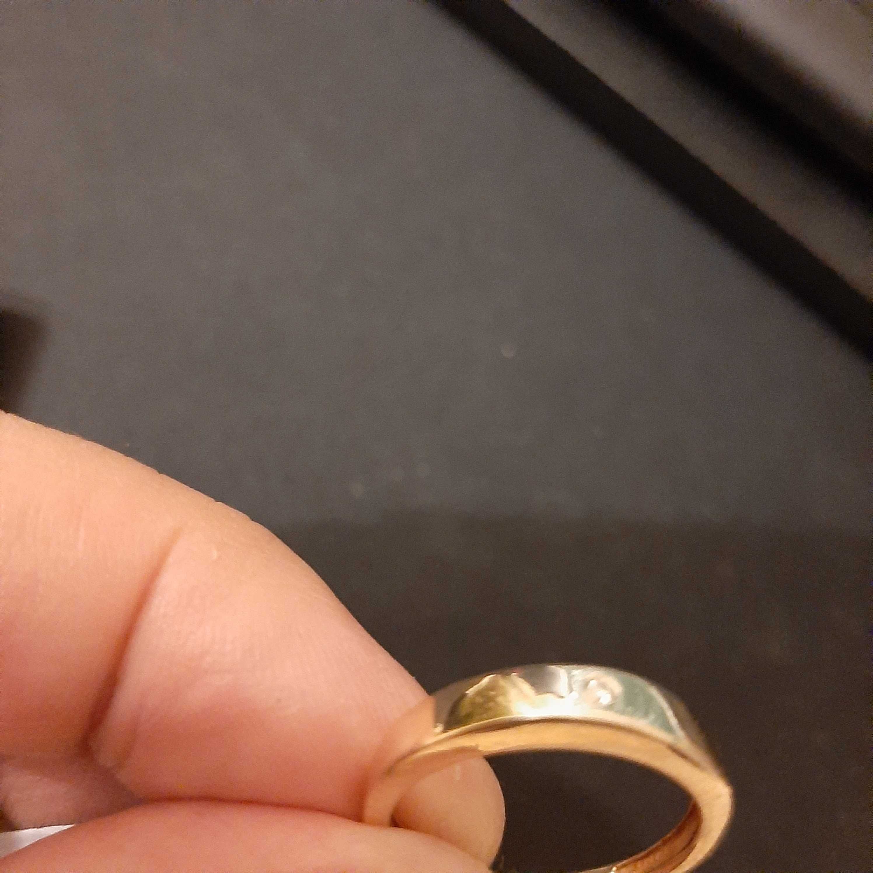 Новое кольцо с бриллиантом и белого золота 3.25 гр размер 17 бриллиант
