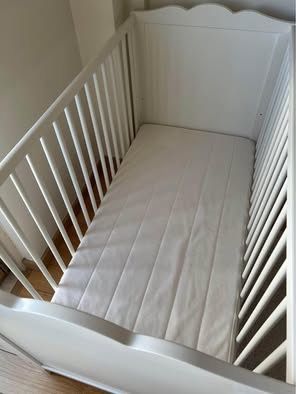 Cama de grades + colchão IKEA