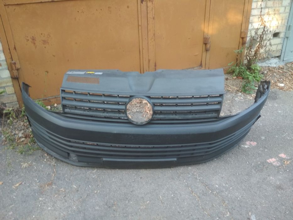 Продам бампер ,двери водителя и телевизор на транспортер Т6 .