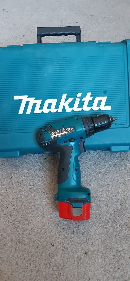 Шуруповерт Makita 6271D