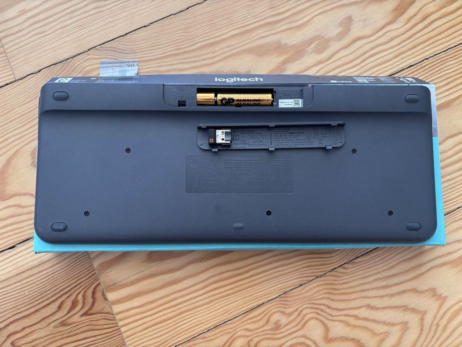 Teclado Logitech K400 Plus NOVO - Layout Espanhol