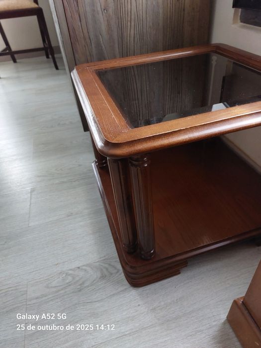 Mesa de apoio , maciça