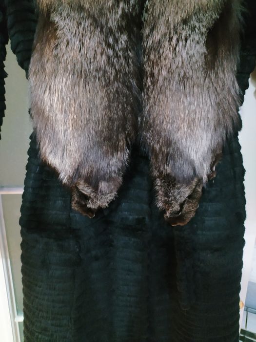 Продам женскую шубу