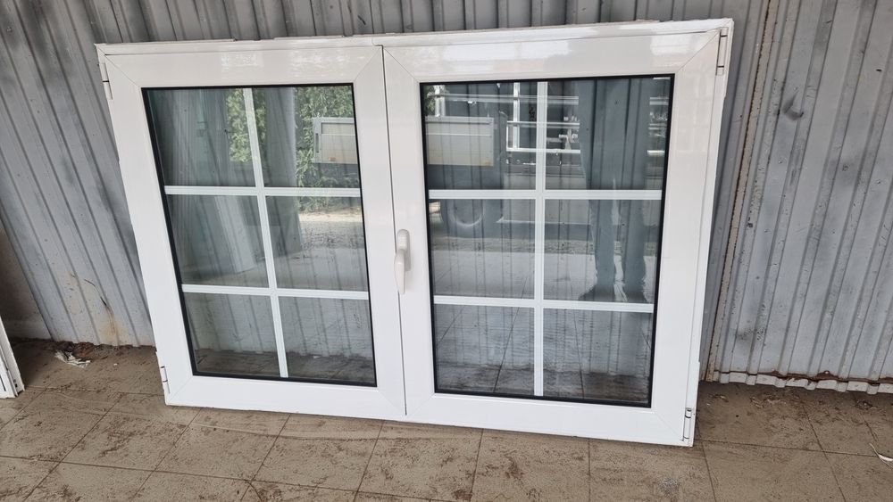 Janelas oscilobatentes em alumínio branco e vidro duplo VER DESCRIÇÃO