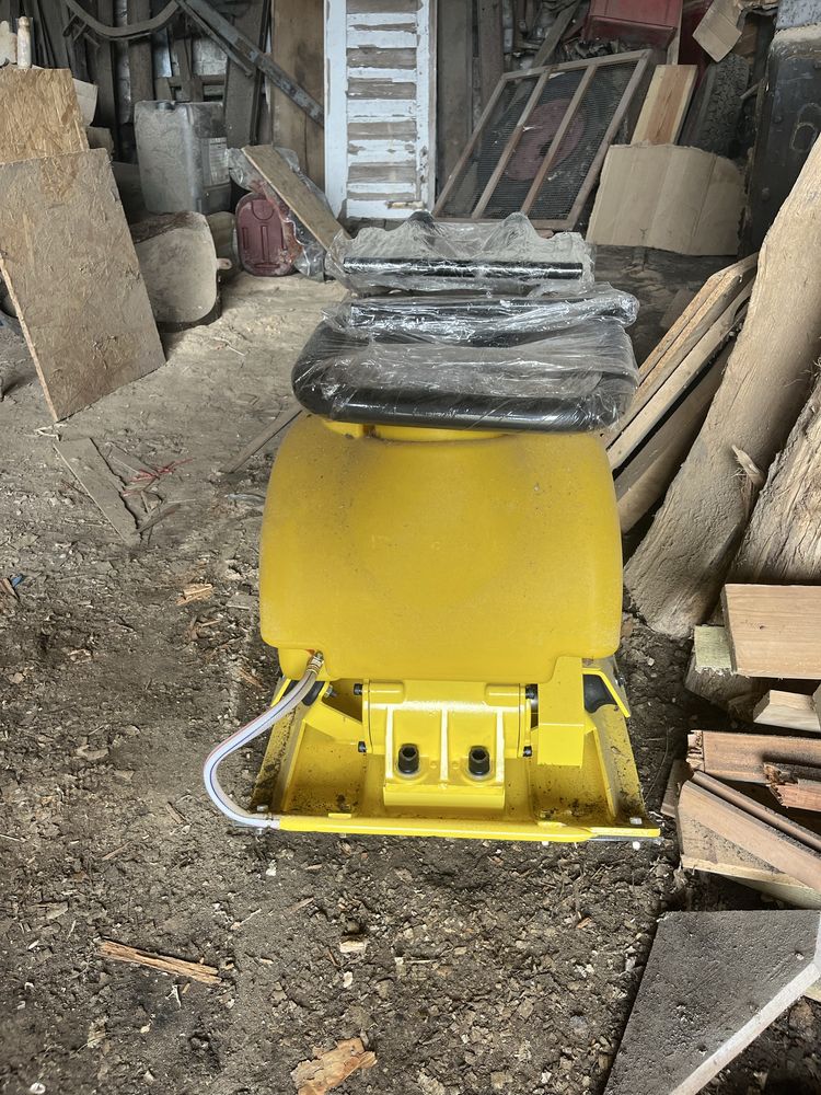 Zagęszczarka gruntu, ubijak KOMATSU LS 52