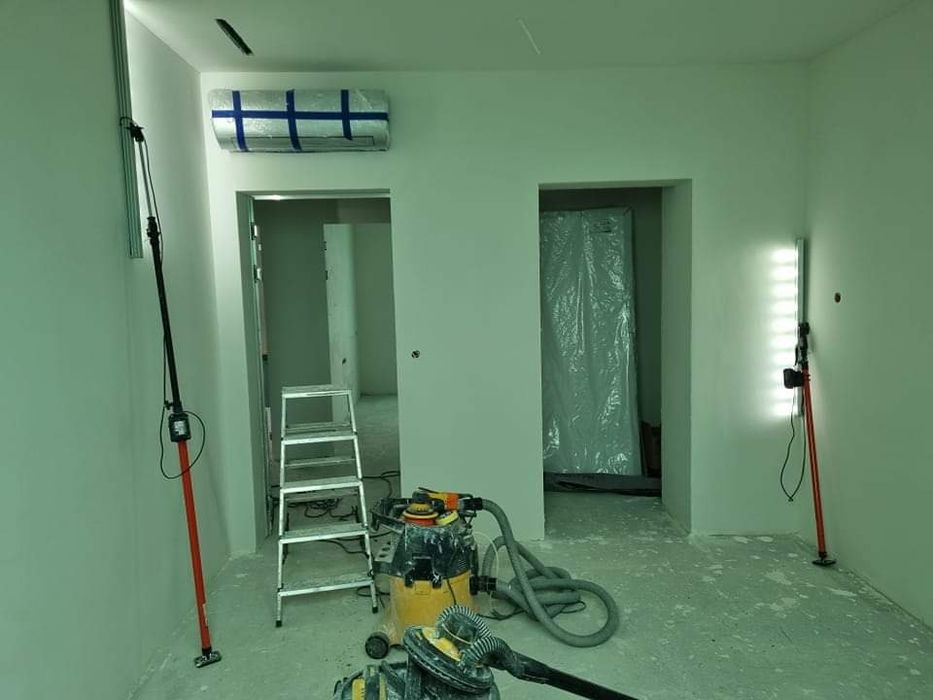 Akumulatorowa lampa smugowa do gładzi Makita DeWalt Milwaukee Bosch