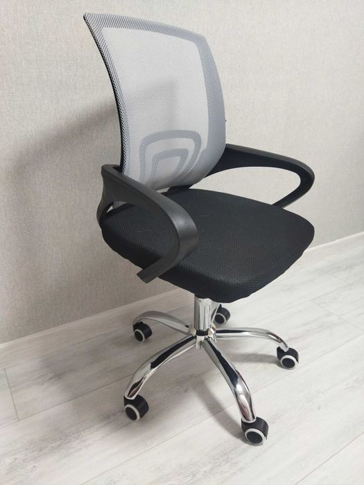 Крісло стілець офісний дитячий