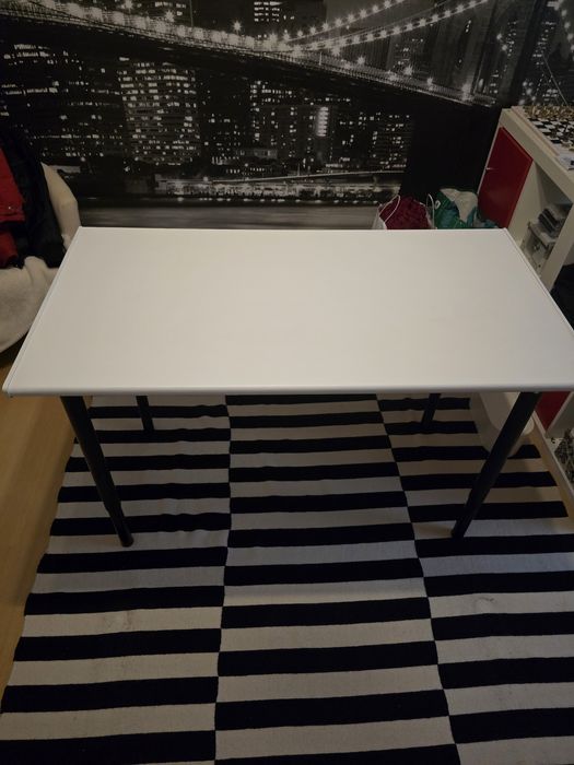 Secretária com altura ajustável