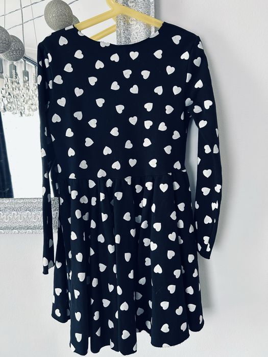 Sukieka dla dziewczynki w serduszka rozmiar 146/152 cm