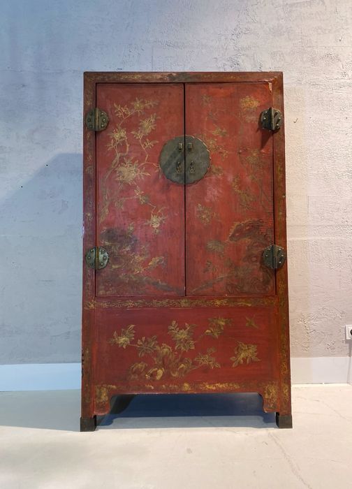 Chinska czerwona malowana szafa komoda