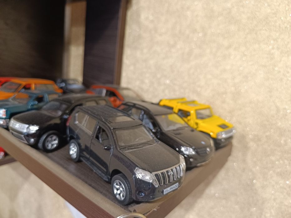 Продам модельки машин