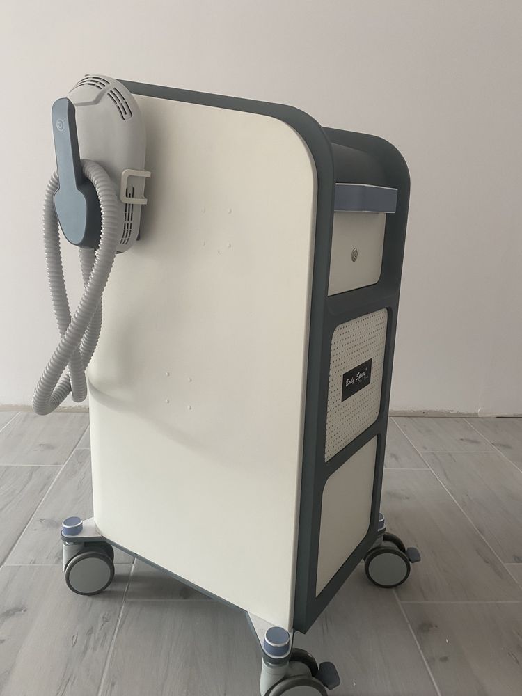 EMS Body Sculpt Body Space Buduje mięśnie