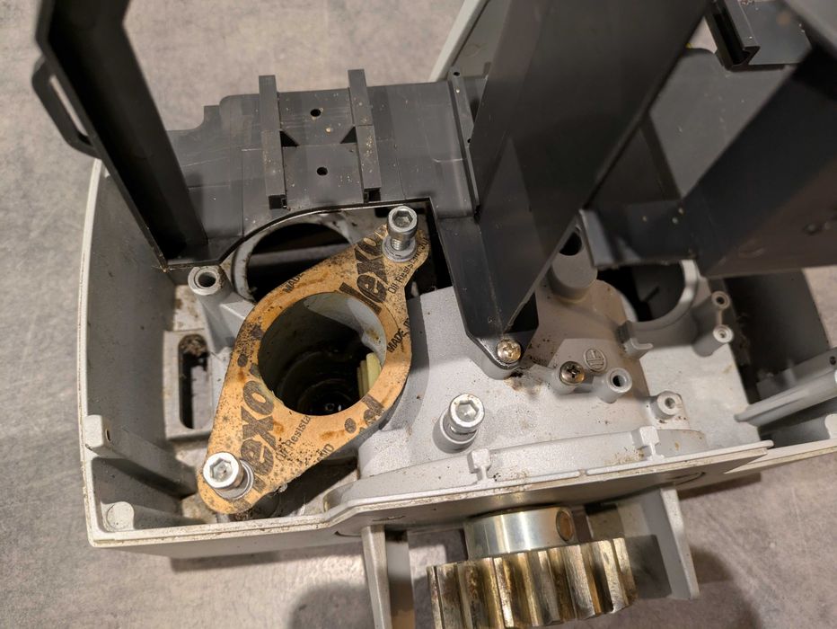 Obudowa napędu bramy przesuwnej zębatka podstawa CAME BXV800