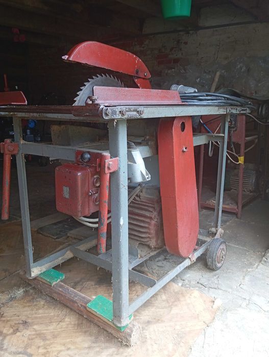 Sprzedam piłę tarczową do drewna 6kW