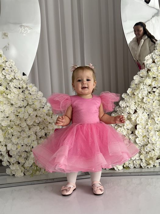 Нарядна сукн для дівчинки. Дуже пишне