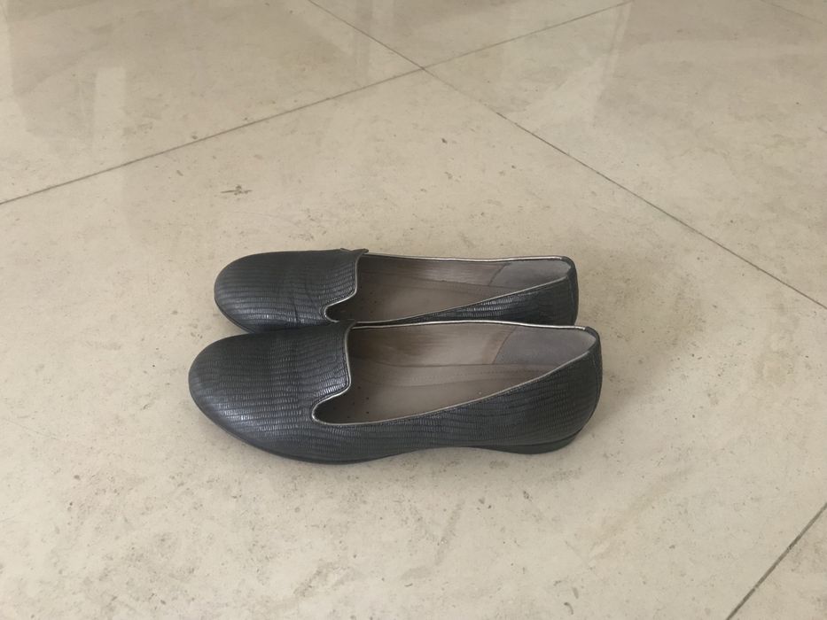 Sapatos loafers cinzentos em pele marca Ecco n 39