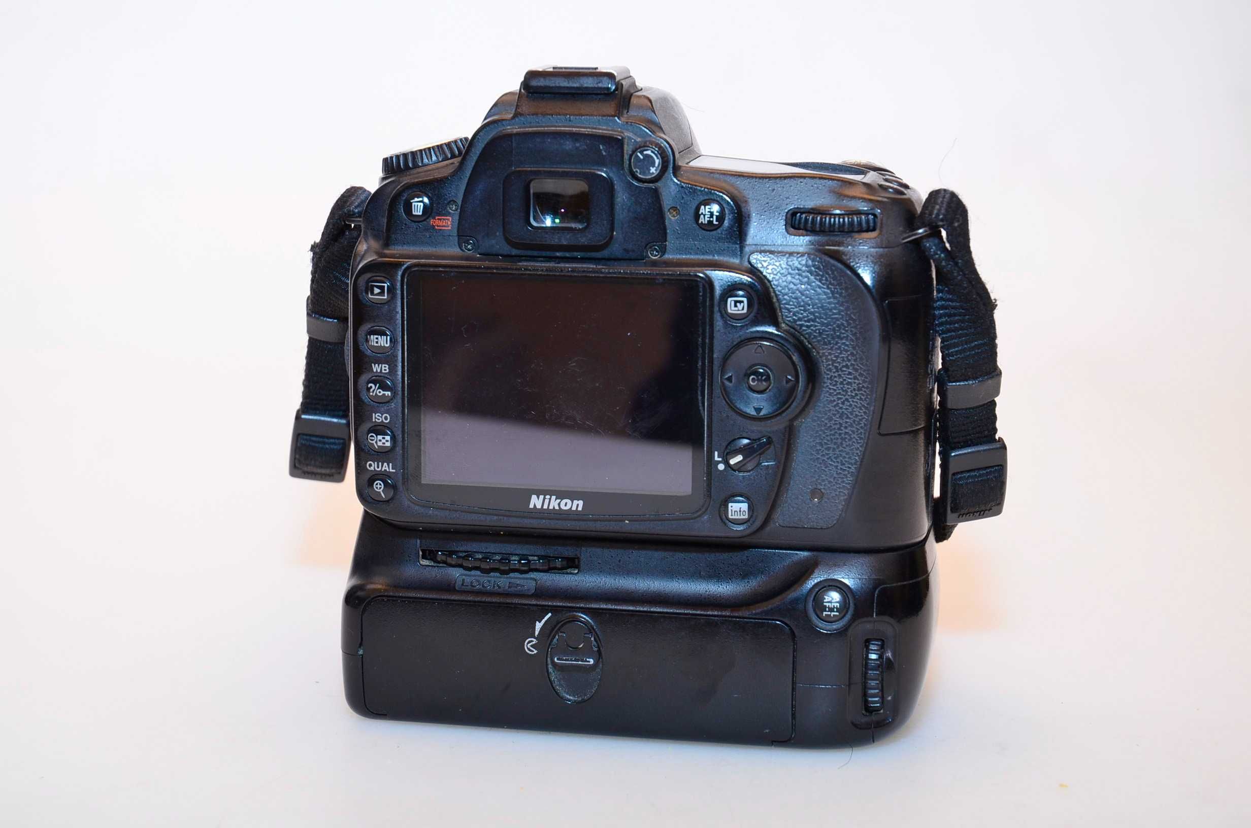 Lustrzanka Nikon D90 korpus + obiektyw 35mm f1,8 G