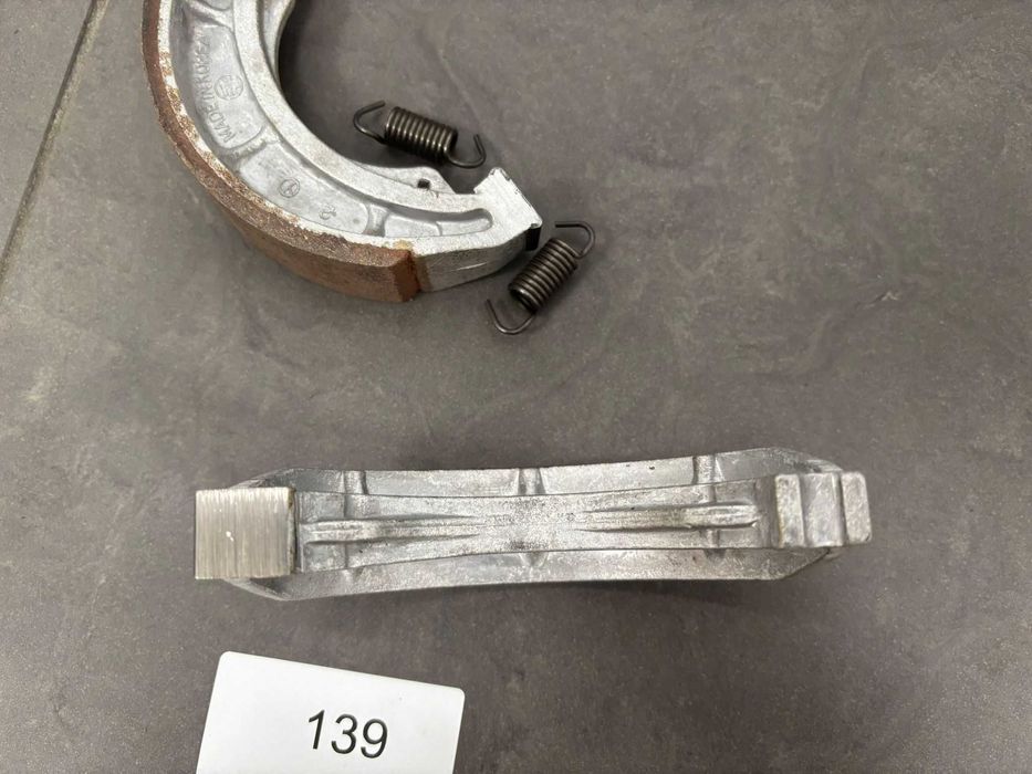 Szczęki Hamulcowe Hyosung Aquila 125 Komplet [139]