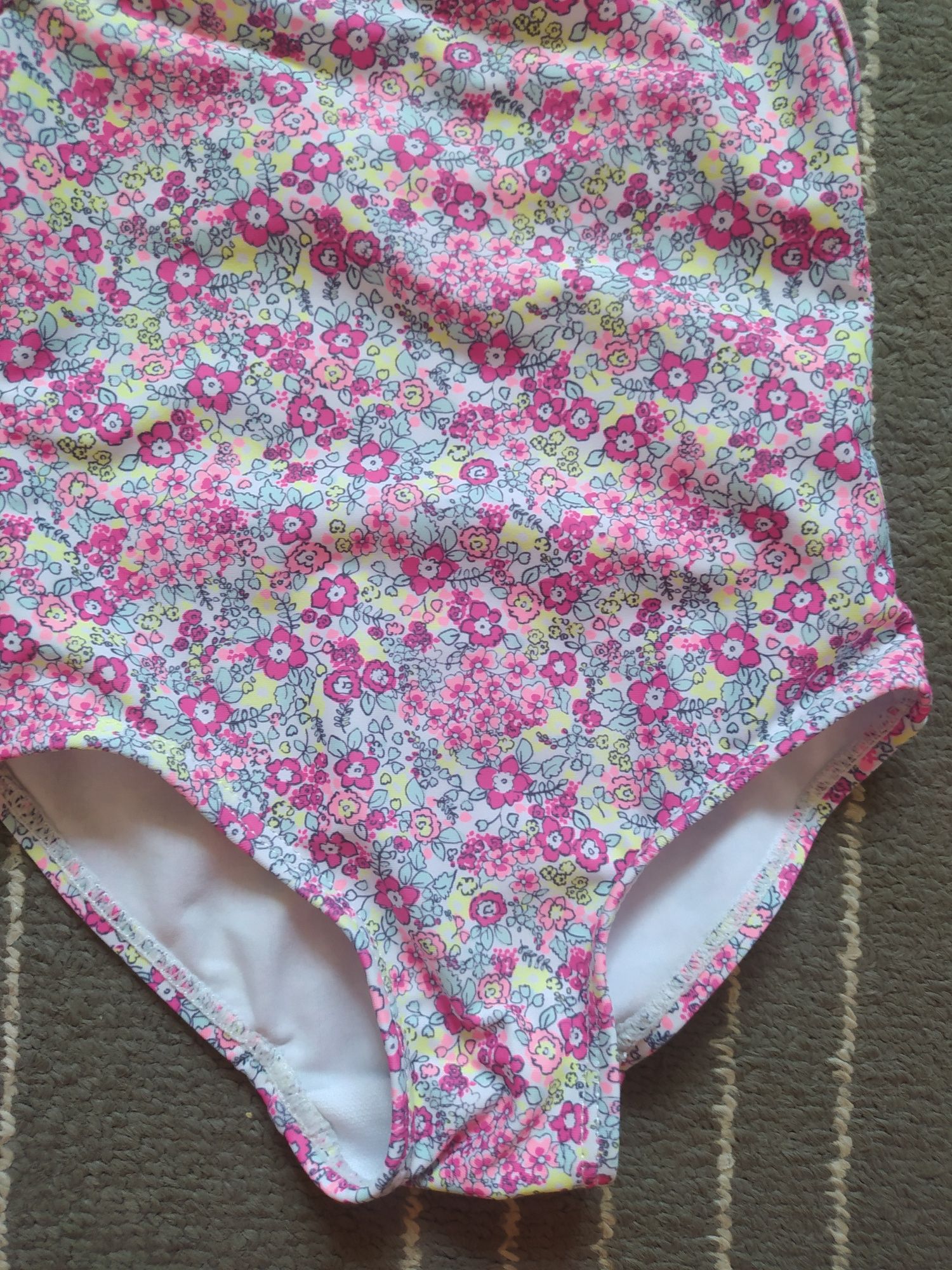 Strój kąpielowy jednoczęściowy w kwiatki jak nowy Matalan