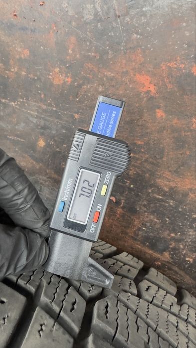 Комплект зимней резины Roadstone 215/60/17