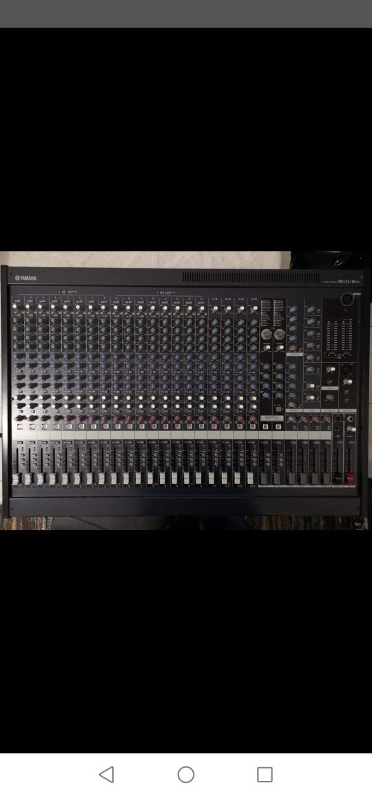 Mesa YAMAHA 24 canais como nova