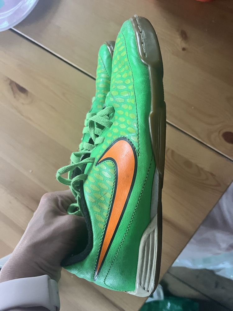 Korki 37,5 buty sportowr nike pilka nozna