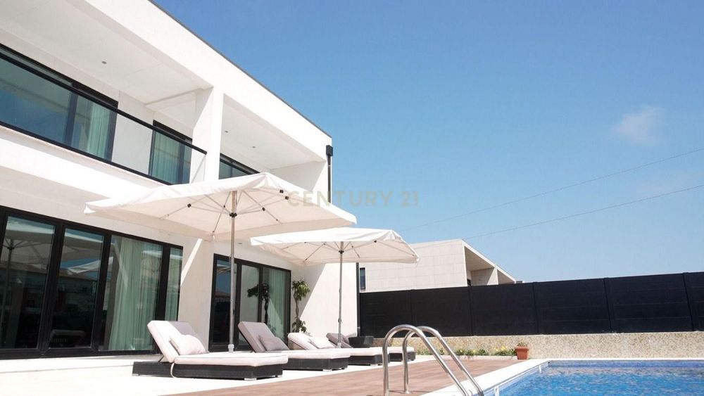 Luxuosa Moradia com Vista Panorâmica na Praia da Vagueira