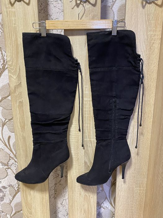 Замшеві ботфорти.