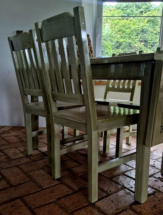 Piękny Stół drewniany