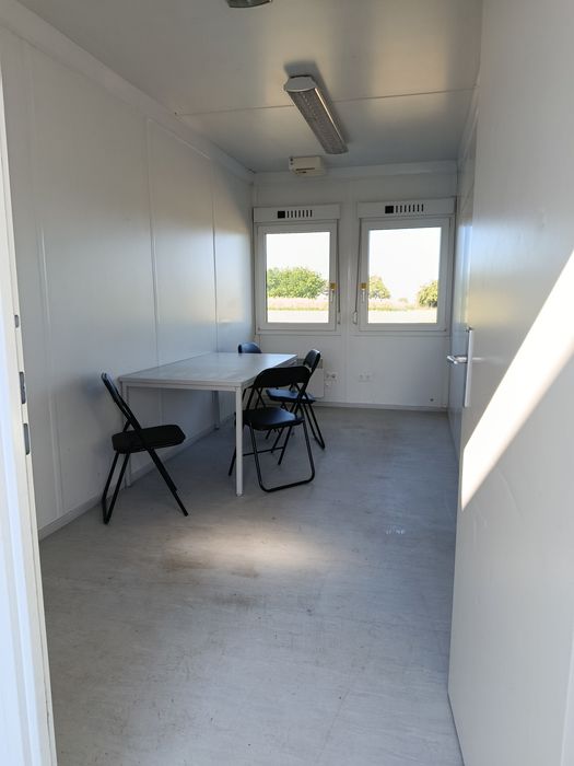 Zestaw 4 kontenerów 60m2 WC socjalny biurowy mieszkalny kuchania