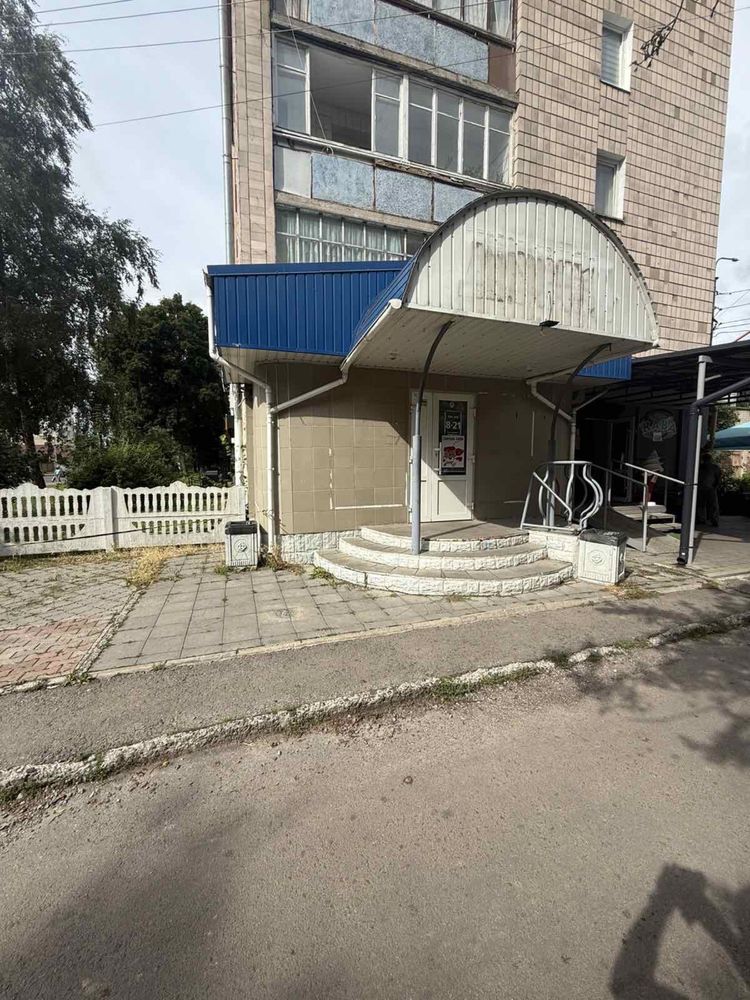 Здається в оренду Фасадне приміщення вул.Відінська
