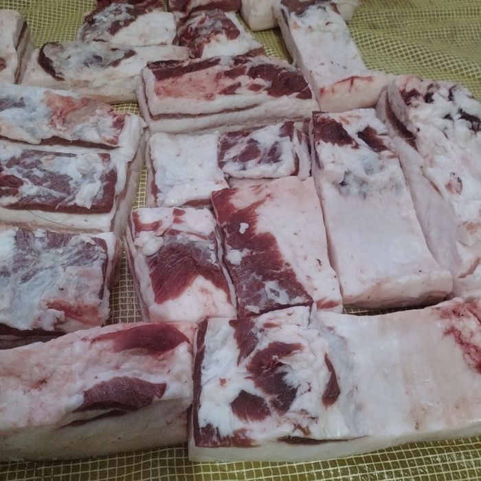Продам свіже сало 180 грн.за кг ,