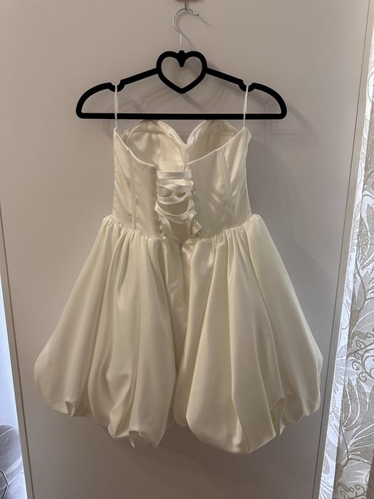 Сукня в молочному кольорі, розмір с