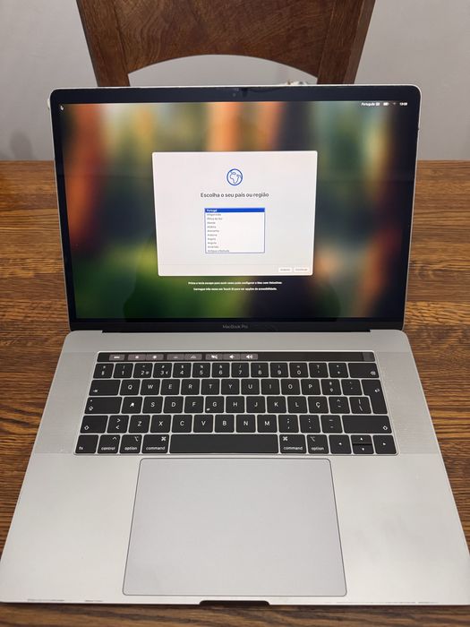 MacBook Pro 15" 2018 i7 16GB 1TB