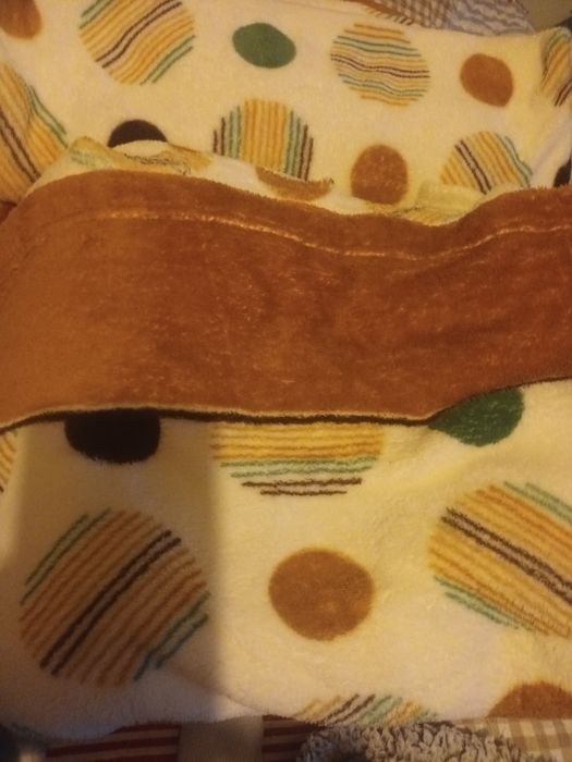 Jogo de cama em coralina para cama de solteiro