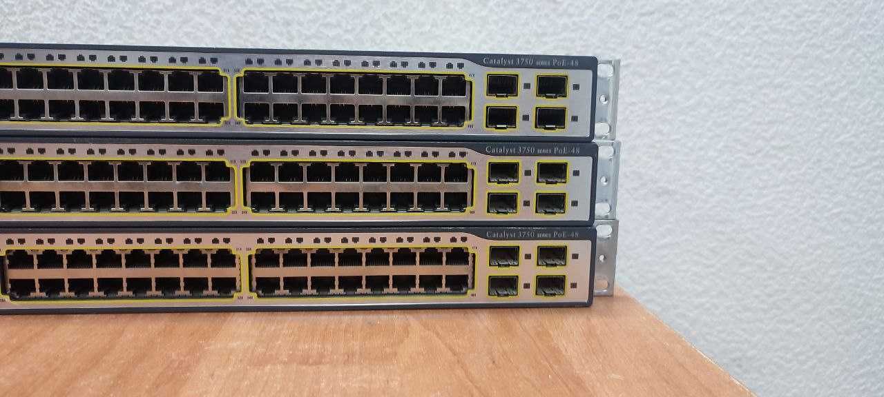 Комутатор Cisco WS-C3750-48PS-S та WS-C3750v2-48PS-S