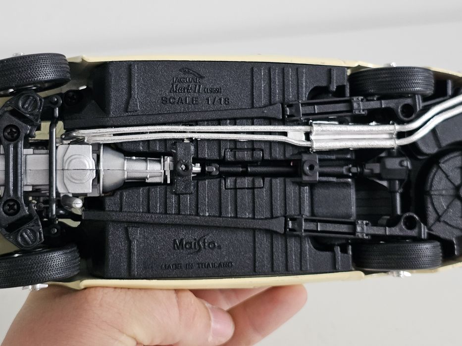 Jaguar mark II z 1959 maisto skala 1/18