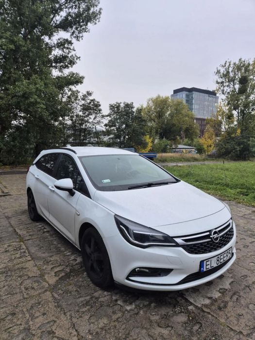 Opel Astra Opel Astra k 1.4t mały przebieg